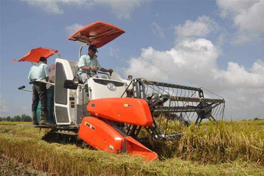 máy gặt đập liên hợp Kubota