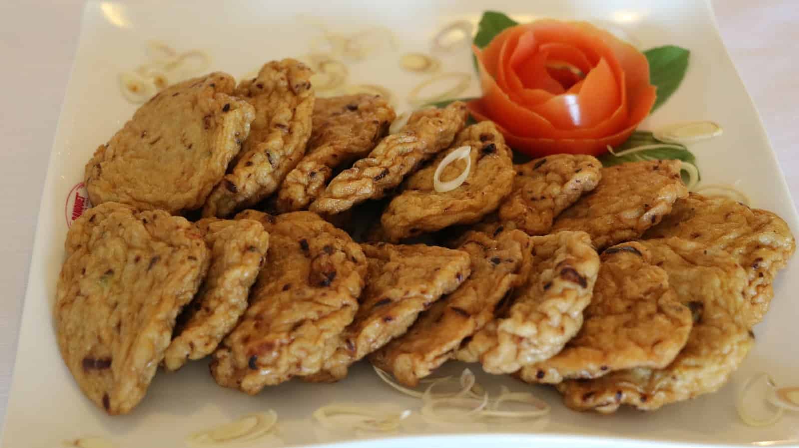 ăn chả cá