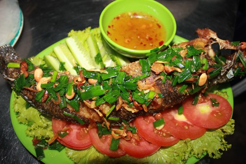 cá lóc nướng cuốn bánh tráng